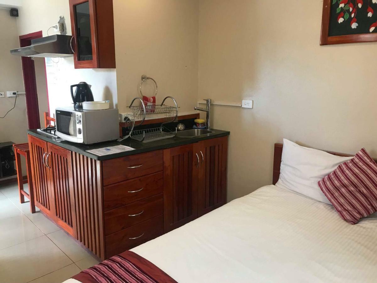 Al - Minhaj Service Apartments Нанди Экстерьер фото